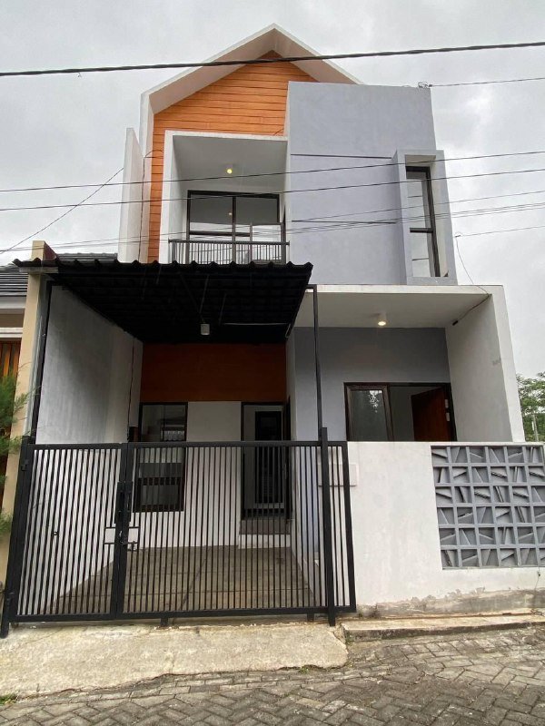 Jual Segera Full Renov. Rumah De Royal Nirwana Sukun Malang - Properti | Harcourts