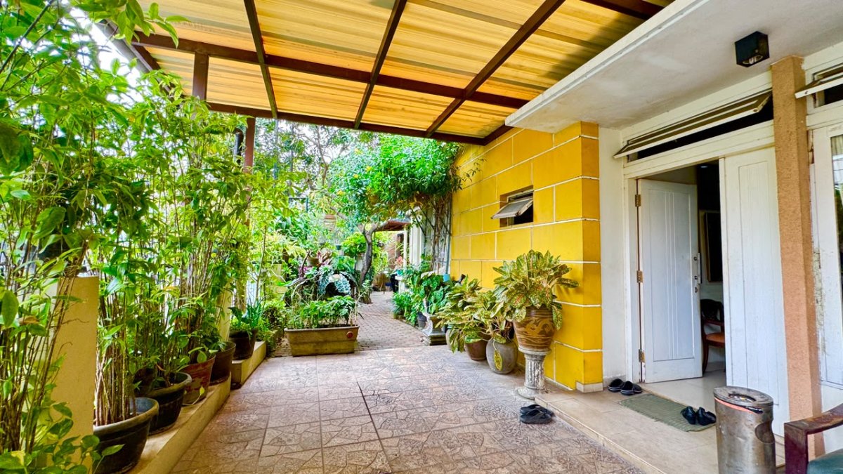 Dijual Rumah Besar Kokoh Pinggir Jalan Bintaro Sektor 3 - Foto 10