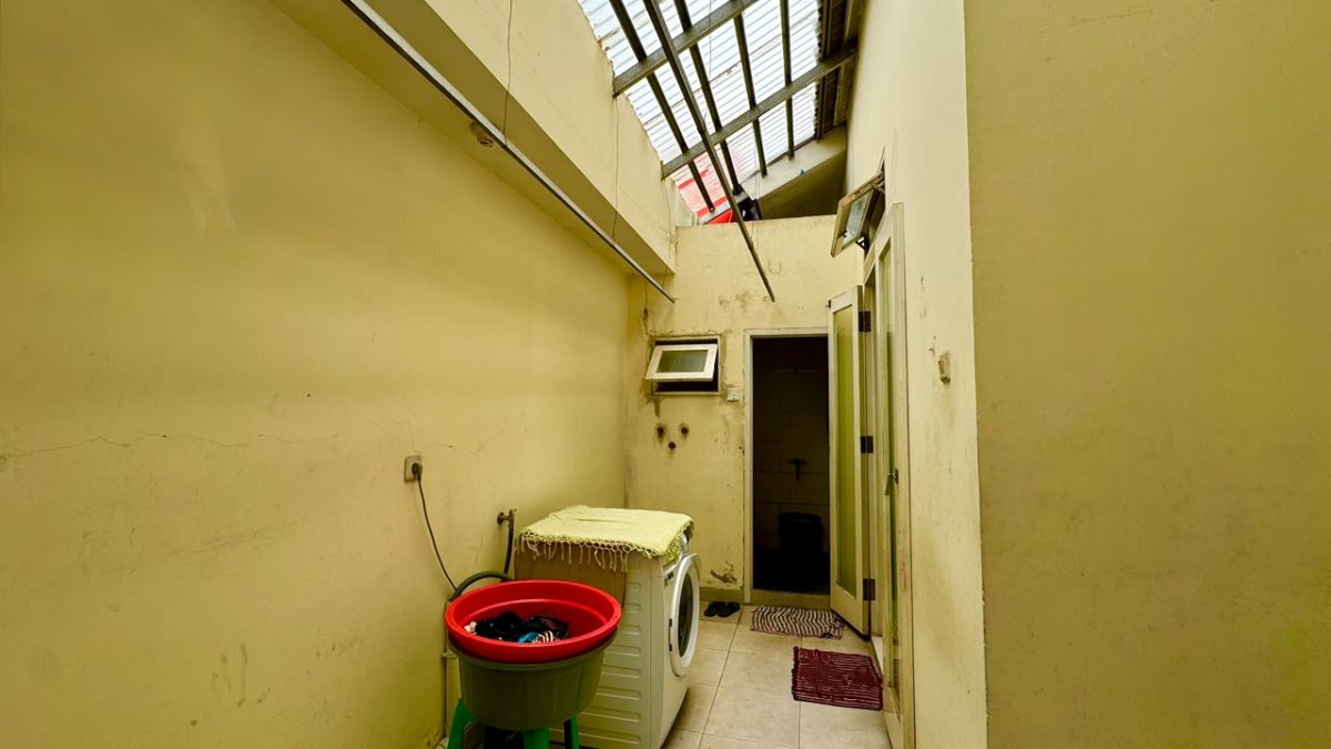 Dijual Rumah Besar Kokoh Pinggir Jalan Bintaro Sektor 3 - Foto 6