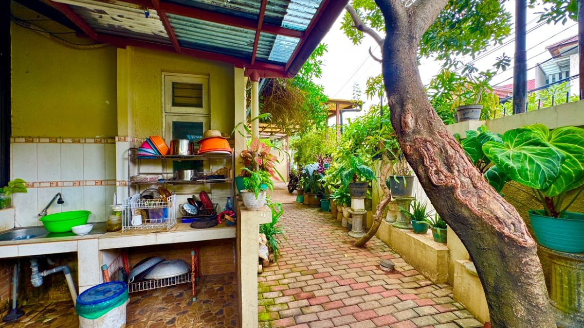 Dijual Rumah Besar Kokoh Pinggir Jalan Bintaro Sektor 3 - Foto 9
