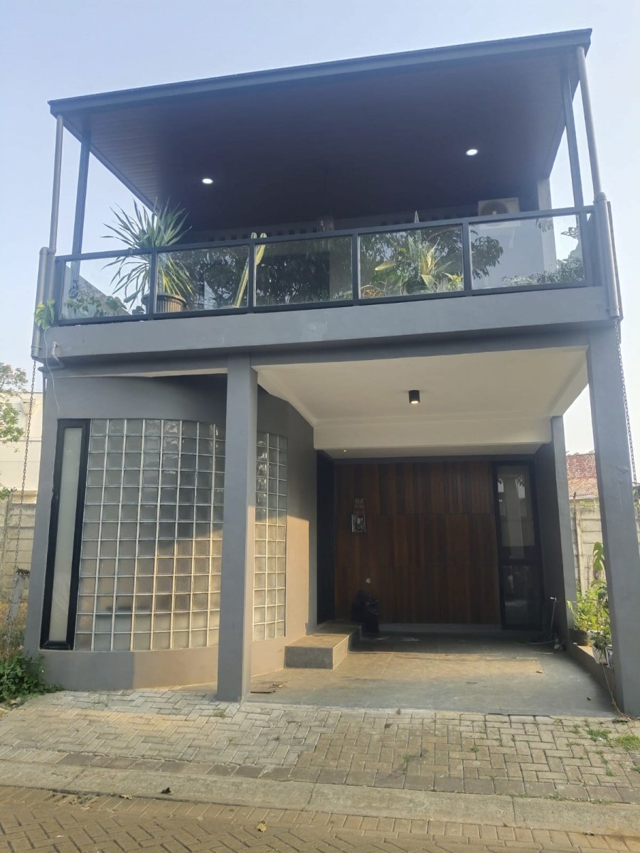 Disewakan Rumah Cantik Mezzanine Siap Masuk di Disovery Bintaro - Properti | Harcourts