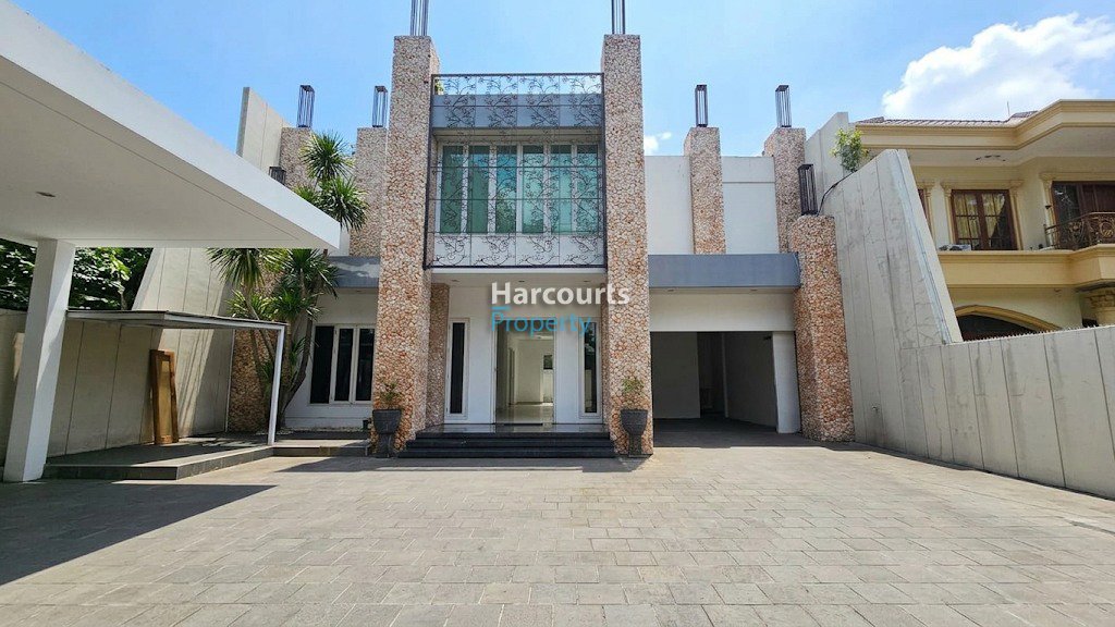 Rumah Bagus dan Terawat Lokasi Sangat Staretgis Area Menteng - Properti | Harcourts