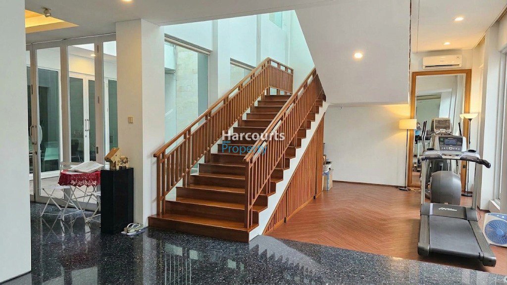 Rumah Bagus dan Terawat Lokasi Sangat Staretgis Area Menteng - Foto 12