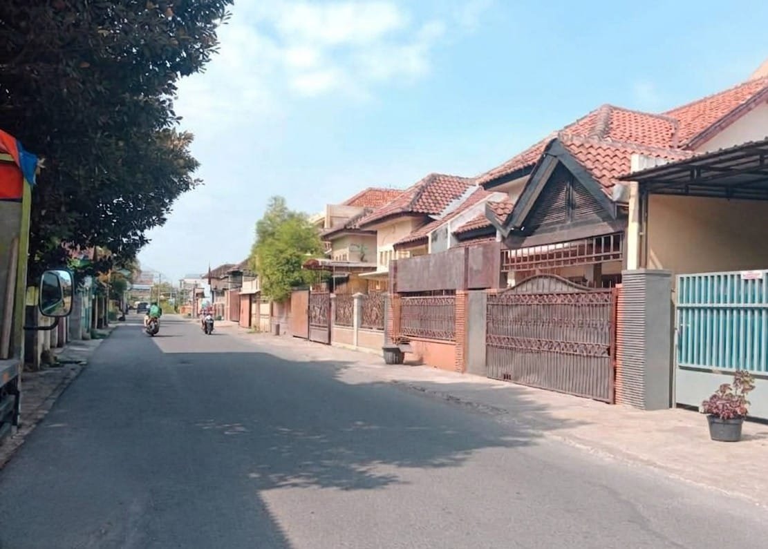 Rumah Strategis dekat Luwes Gentan - Foto 3