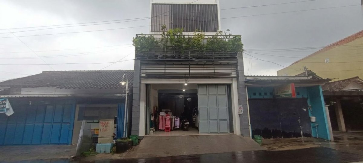 Rumah 2,5 Lantai Cocok untuk Usaha di Wonorejo, Dekat Jayawijaya Mojosongo - Properti | Harcourts