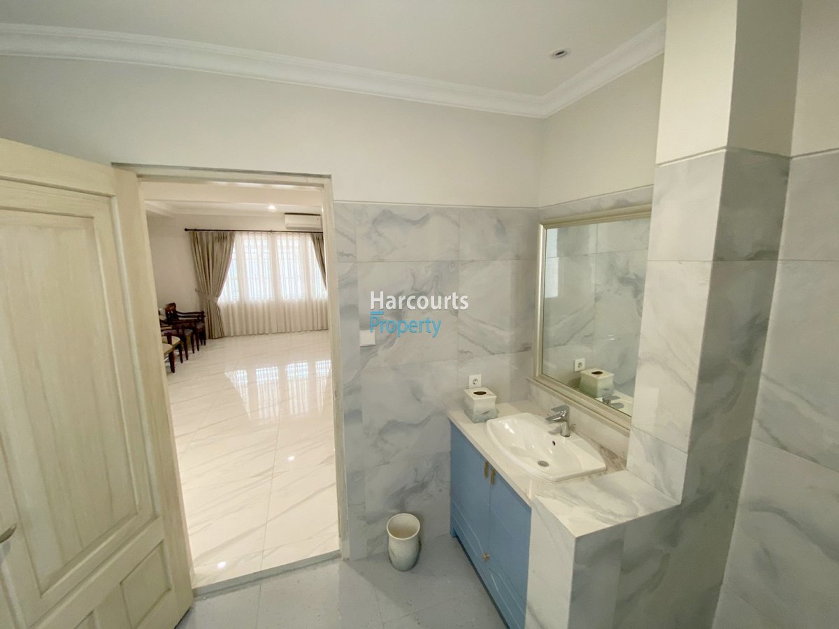 Rumah Modern Minimalis Lokasi Strategis Area Kuningan - Foto 8