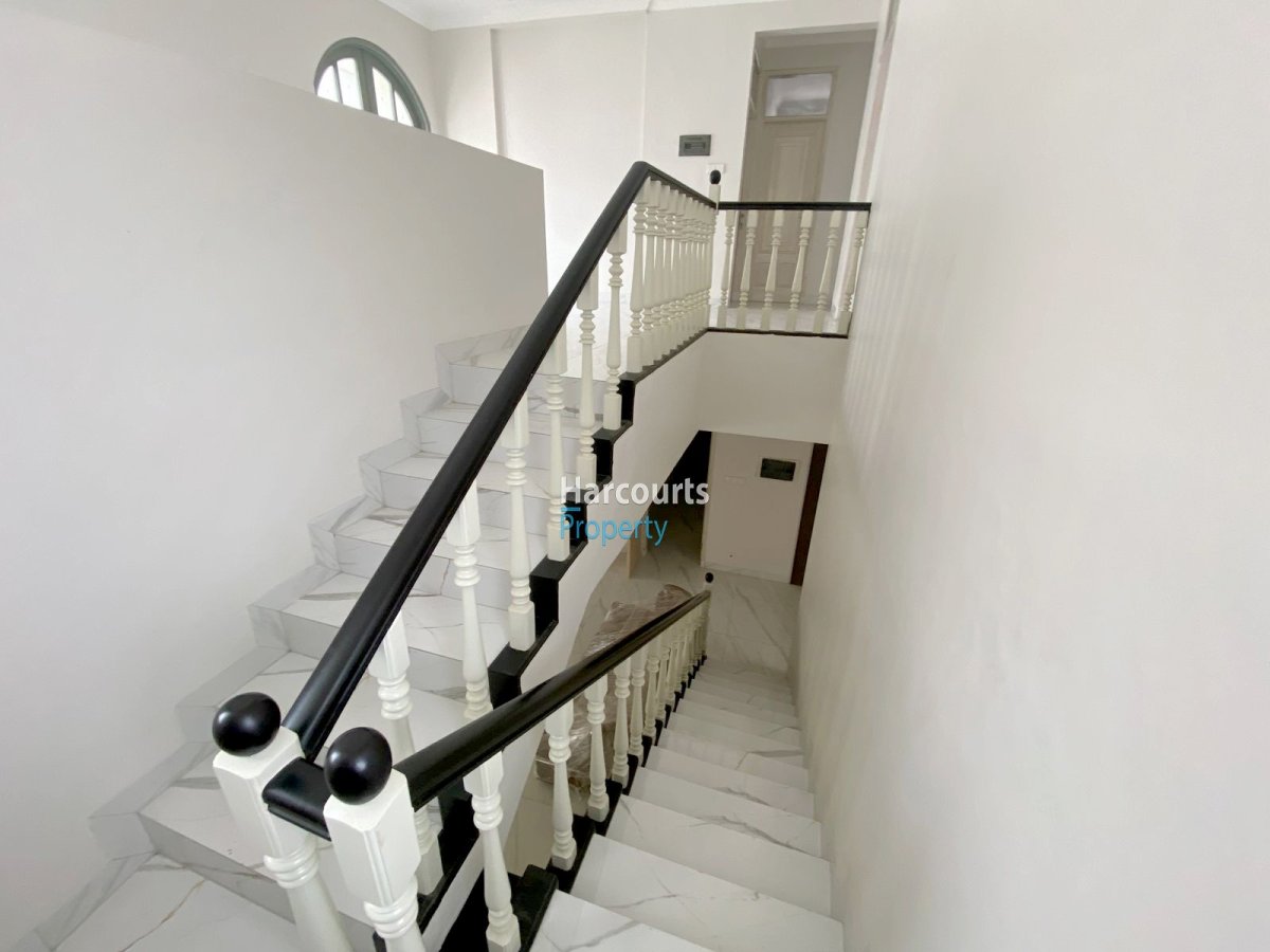 Rumah Modern Minimalis Lokasi Strategis Area Kuningan - Foto 3