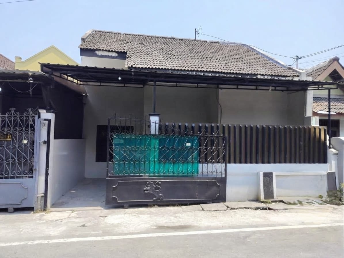 Rumah Siap Huni Belakang Luwes Mall Gentan - Properti | Harcourts