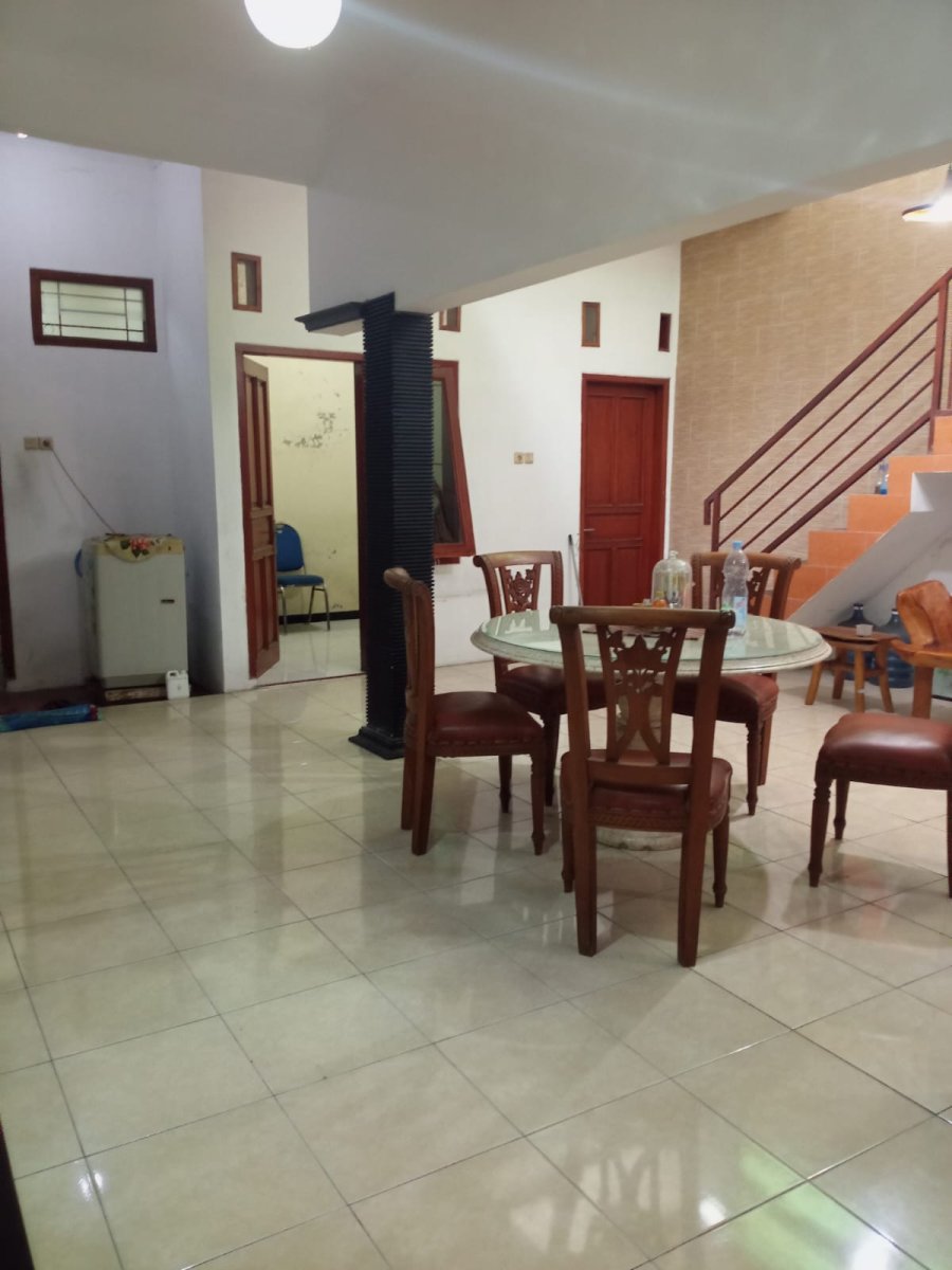 Rumah 2 Lantai Full Furnished di Jajar, Laweyan, Solo - Foto 10