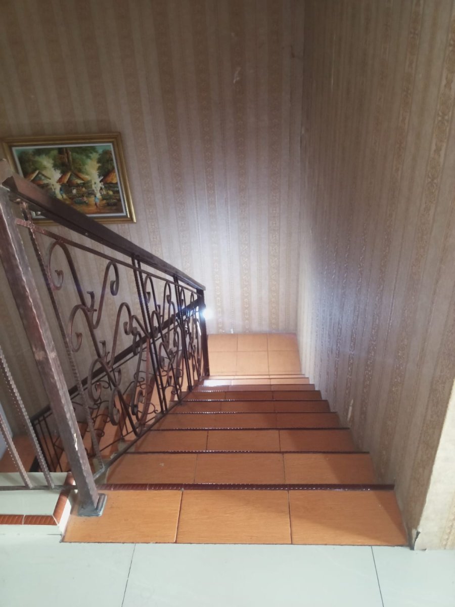 Rumah 2 Lantai Full Furnished di Jajar, Laweyan, Solo - Foto 5