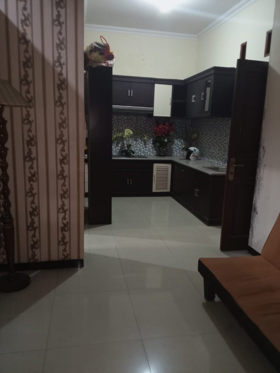 Rumah 2 Lantai Full Furnished di Jajar, Laweyan, Solo - Foto 12
