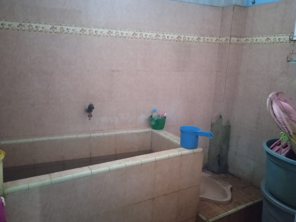 Rumah Siap Huni Cocok Untuk Usaha Kos-kosan Dijual Di Petir Cipondoh - Foto 8