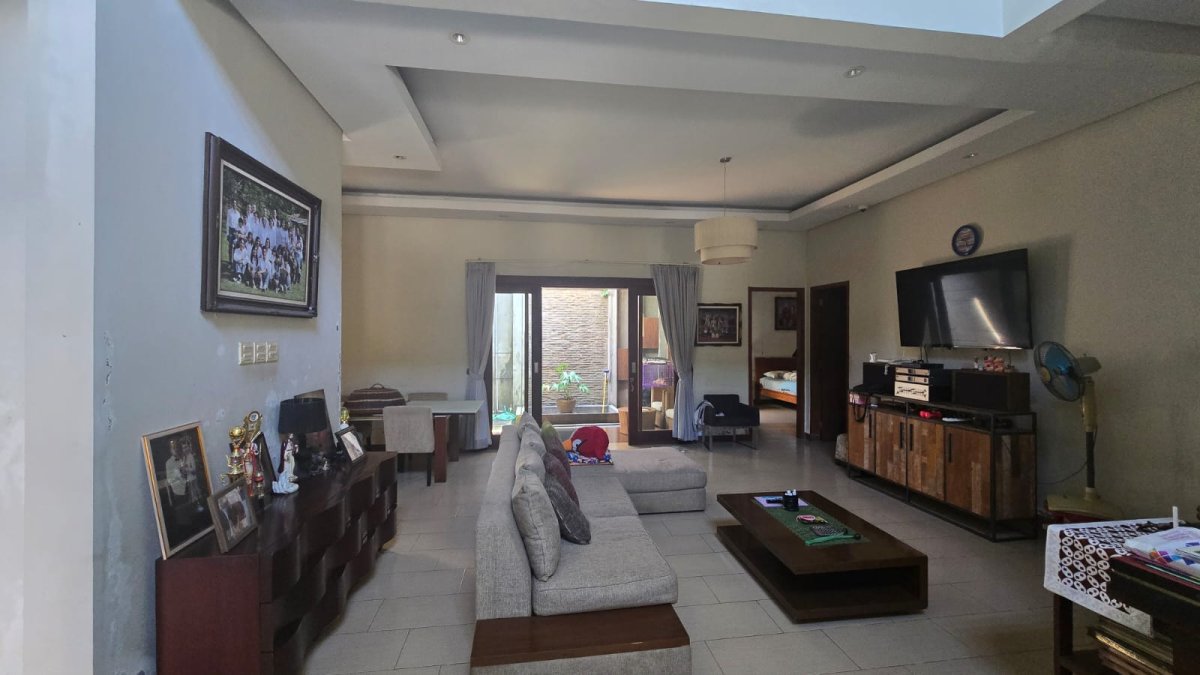 Rumah Bagus Mewah di Cluster Elite Tirtamaya Residence, Gentan, Solo - Foto 3