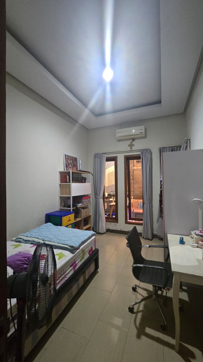 Rumah Bagus Mewah di Cluster Elite Tirtamaya Residence, Gentan, Solo - Foto 5