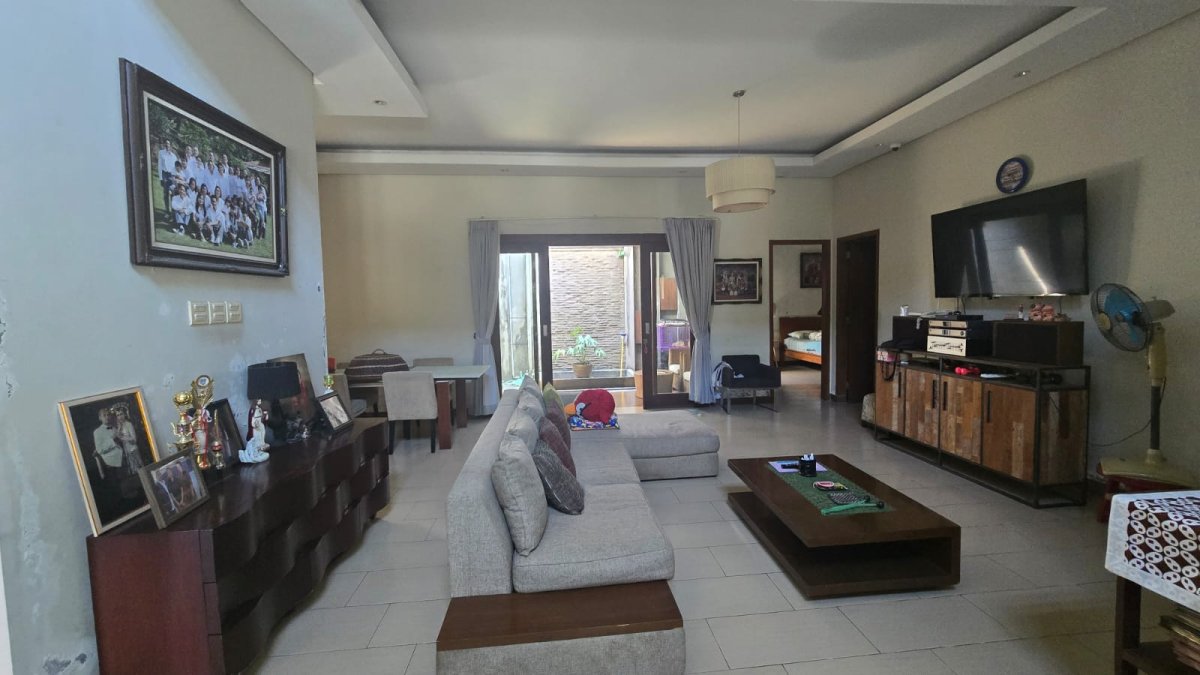 Rumah Bagus Mewah di Cluster Elite Tirtamaya Residence, Gentan, Solo - Foto 4