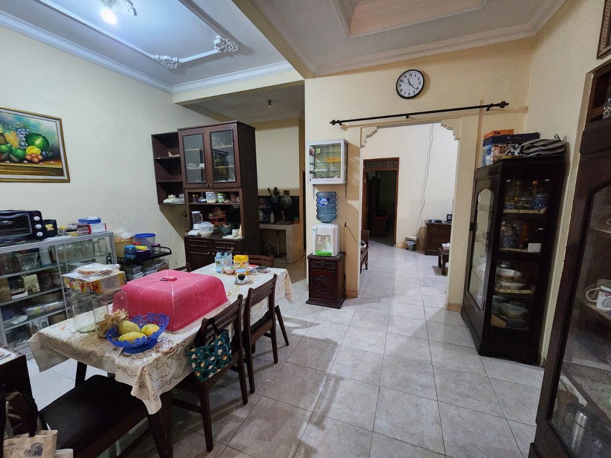 Rumah Hook Strategis Siap Pakai di Sumber, Banjarsari, Solo – Dekat Tol Klodran - Foto 8