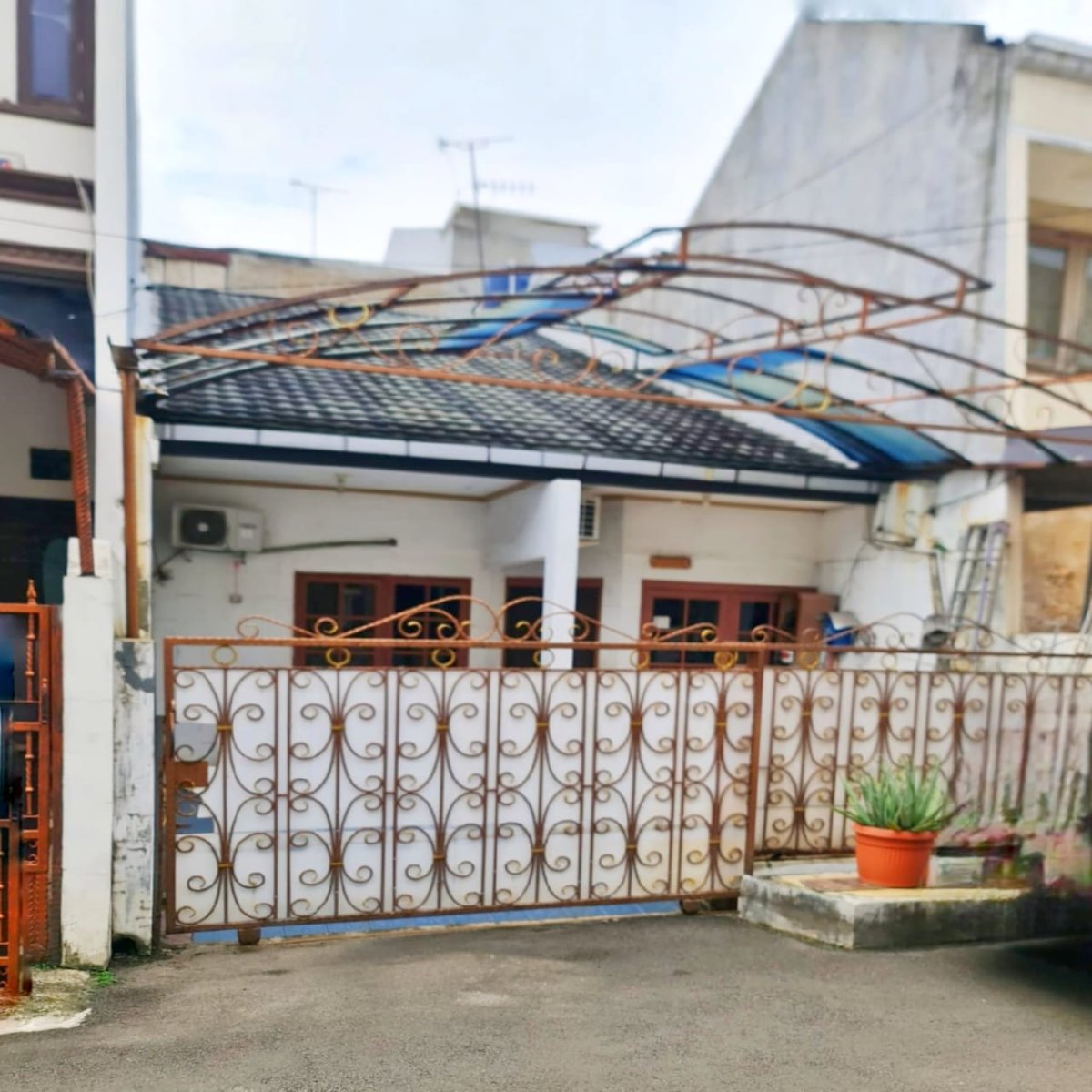 Dijual Rumah Lokasi Strategis Di Sunter, Tj Priok - Jakut - Properti | Harcourts