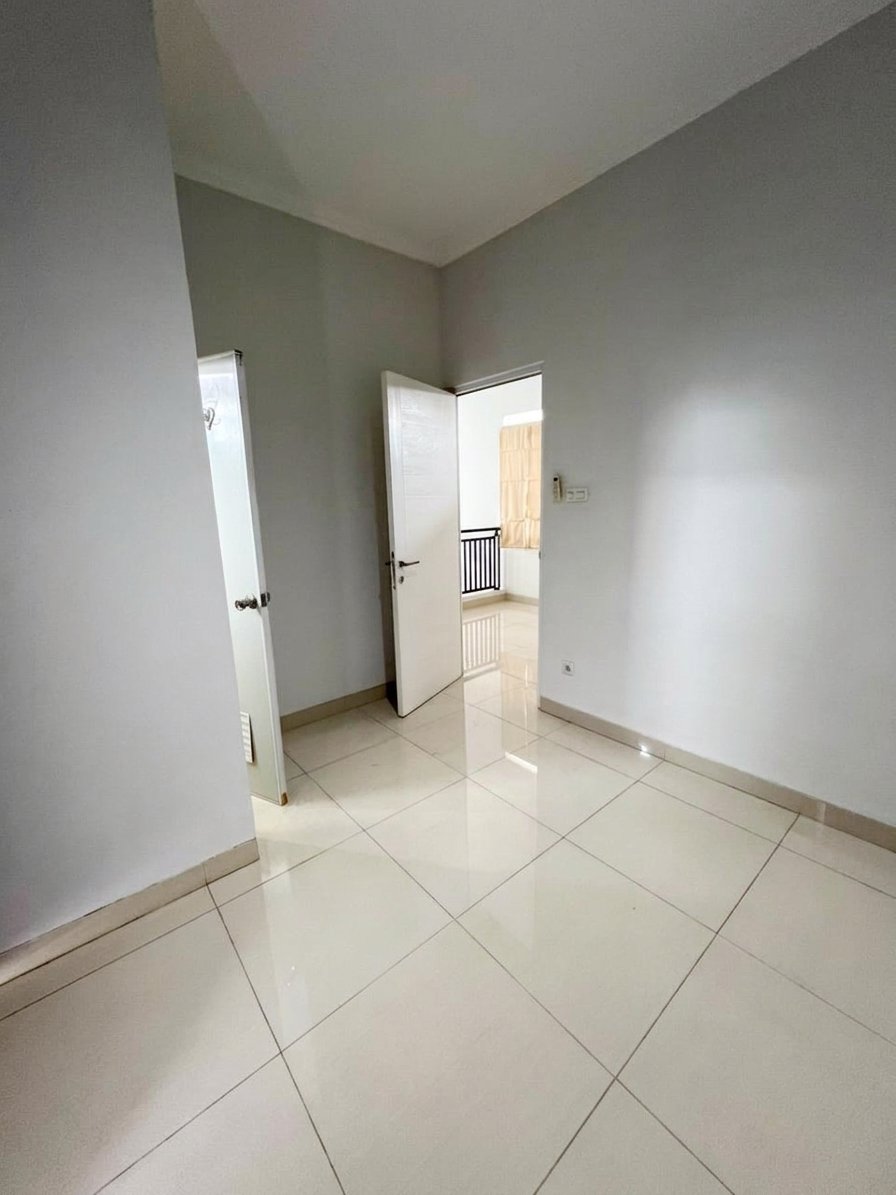 Dijual Rumah 2 Lantai Siap Huni di Komplek Green Village Bintaro - Foto 7