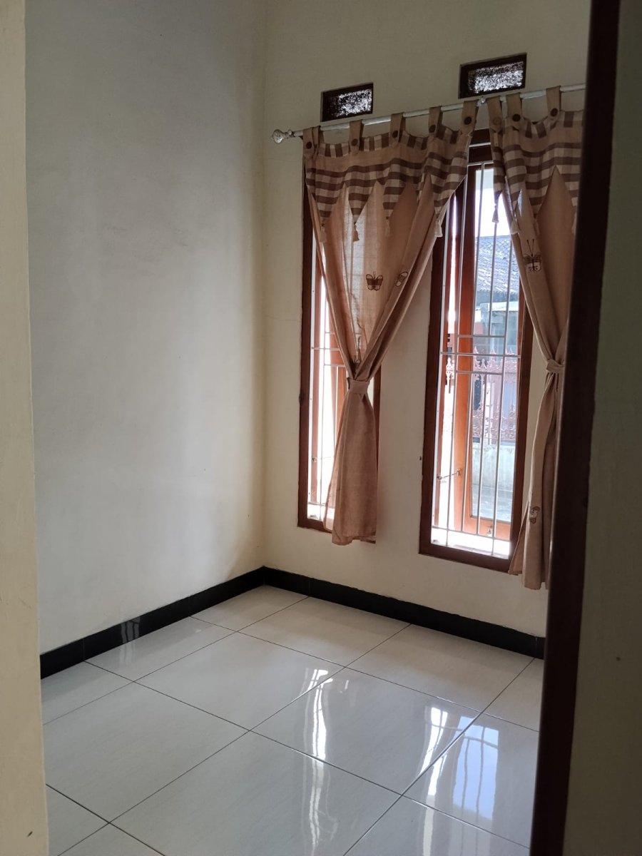 Rumah Bagus Selesai Renovasi Siap Huni di Perumahan Mojosongo, Solo - Foto 12