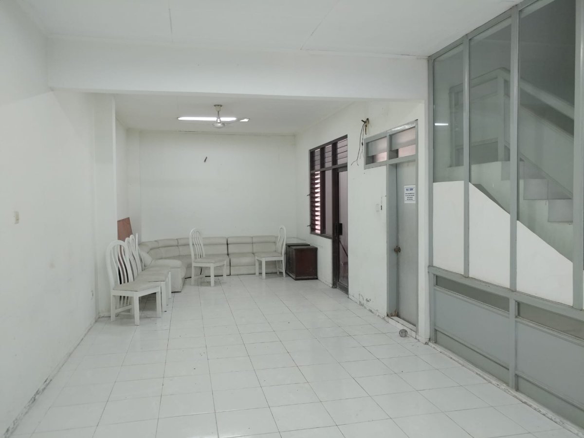 Ruko 3 Lantai Strategis di Jalan Ir. Soekarno, Solo Baru - Foto 6