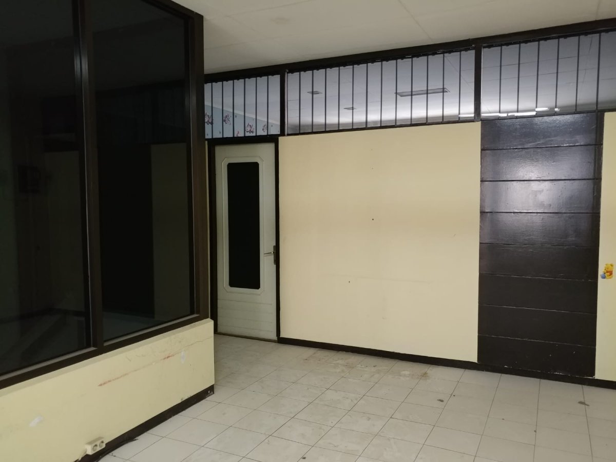 Ruko 3 Lantai Strategis di Jl. Ir. Soekarno, Solo Baru - Foto 11
