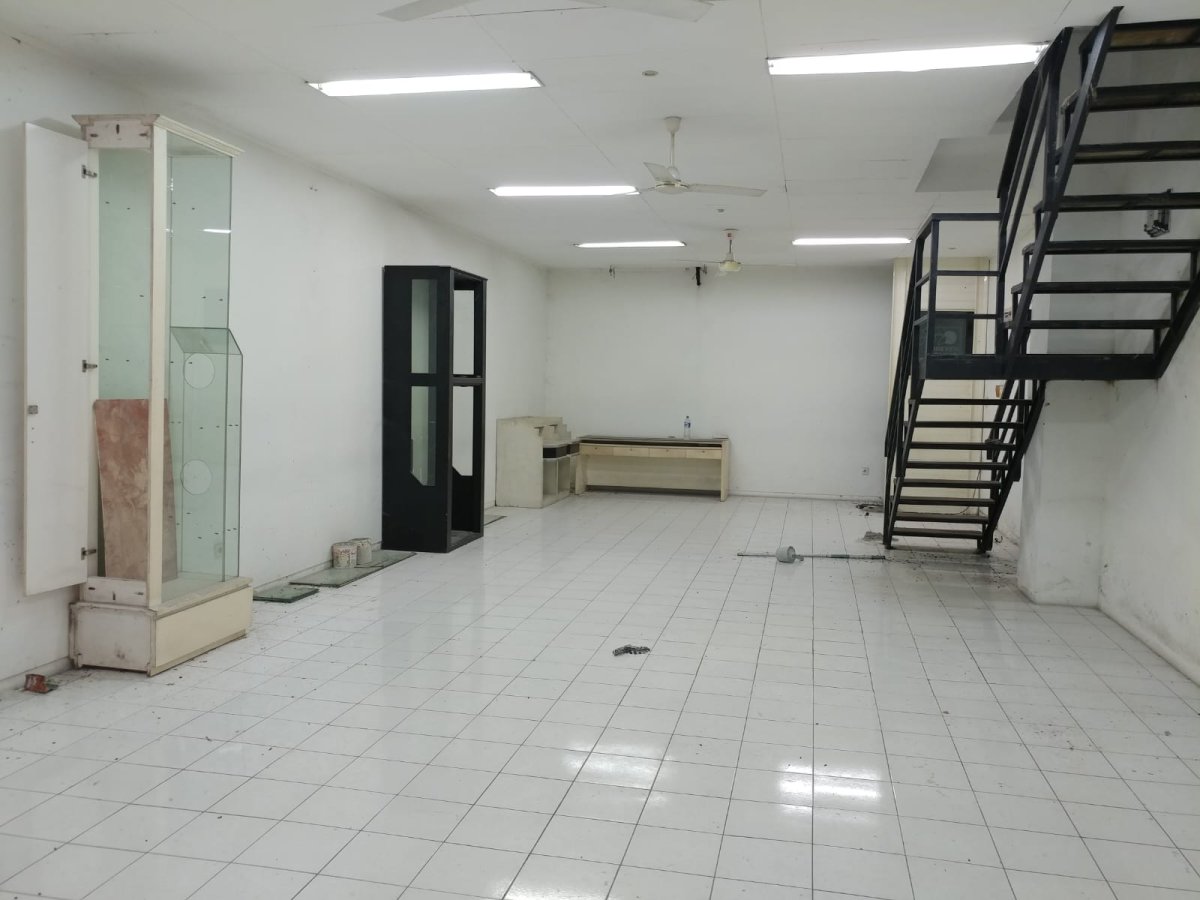 Ruko 3 Lantai Strategis di Jl. Ir. Soekarno, Solo Baru - Foto 5