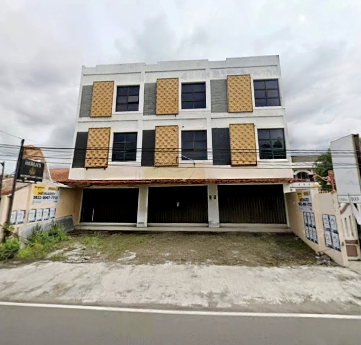 Ruko 3 Lantai Strategis di Jalan Dr. Rajiman, Solo