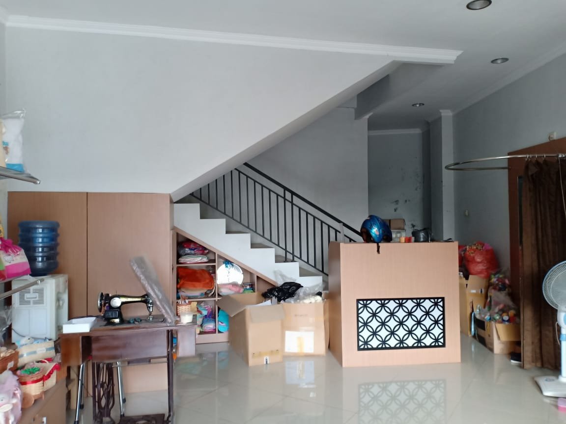 Ruko 3 Lantai Strategis di Jalan Dr. Rajiman, Solo - Foto 10