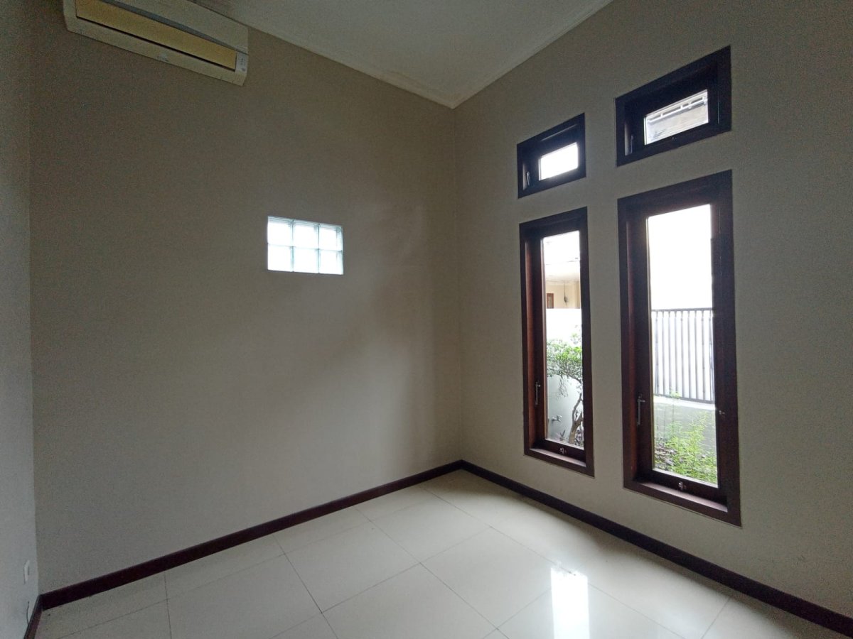 Rumah Bagus Strategis Siap Pakai di Mojosongo, Solo - Foto 11