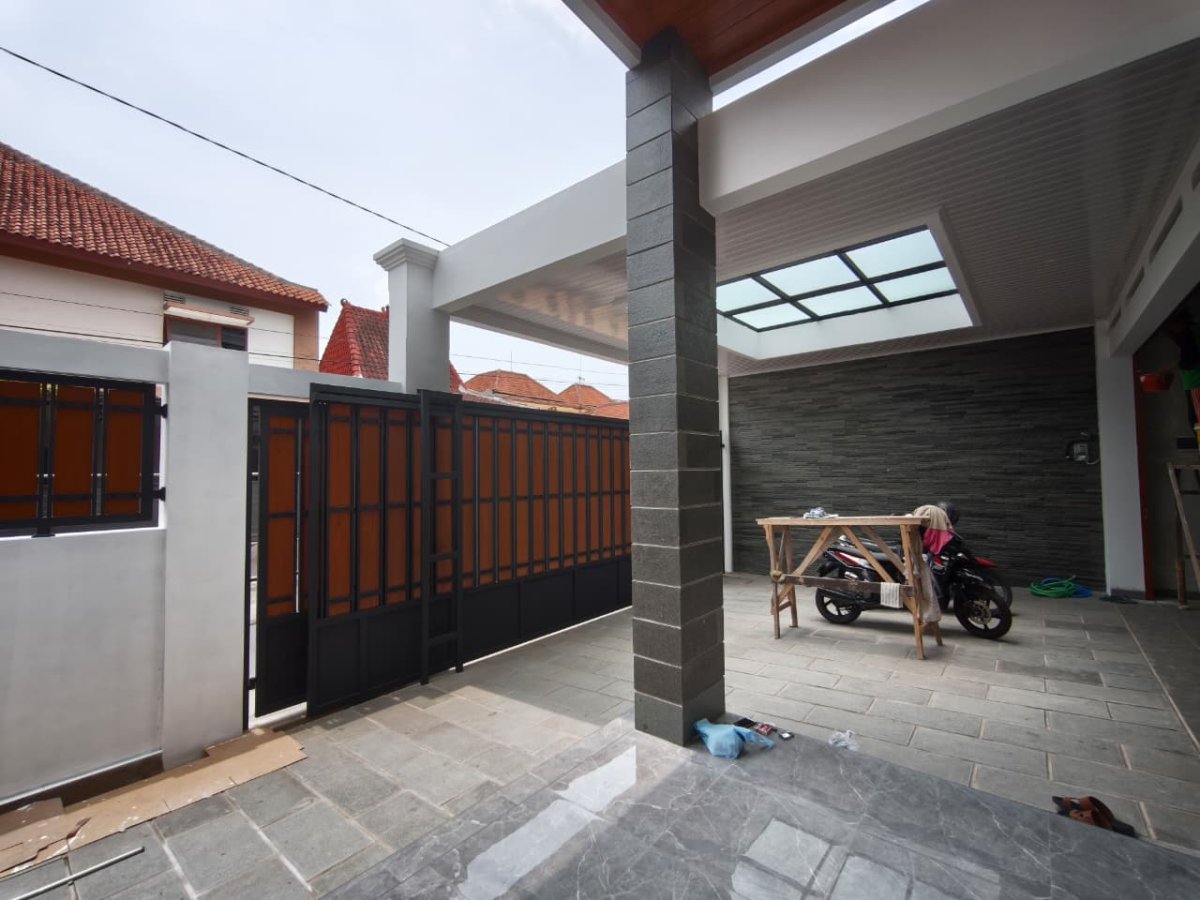 Rumah Bagus Baru Gress 2 Lantai di Sumber, Banjarsari, Solo - Foto 11