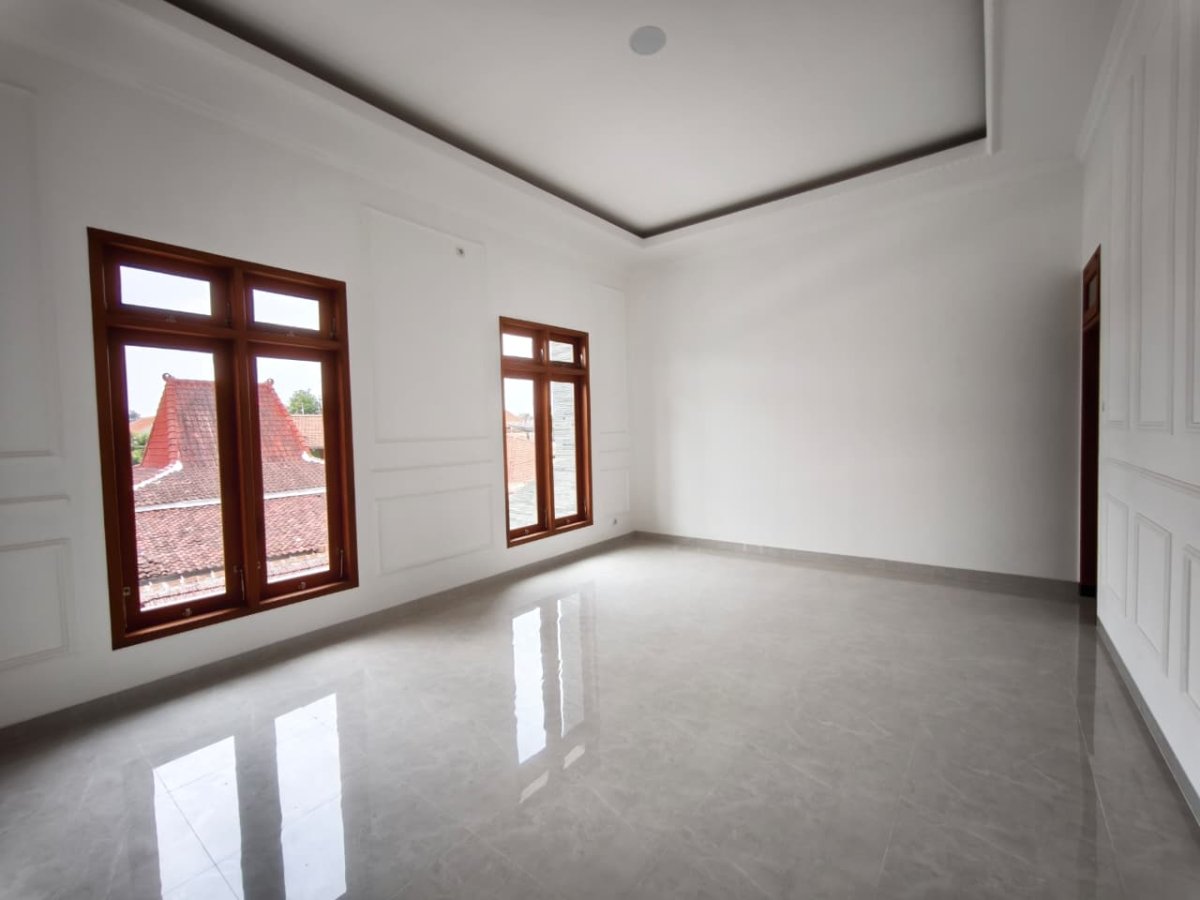 Rumah Bagus Baru Gress 2 Lantai di Sumber, Banjarsari, Solo - Foto 5