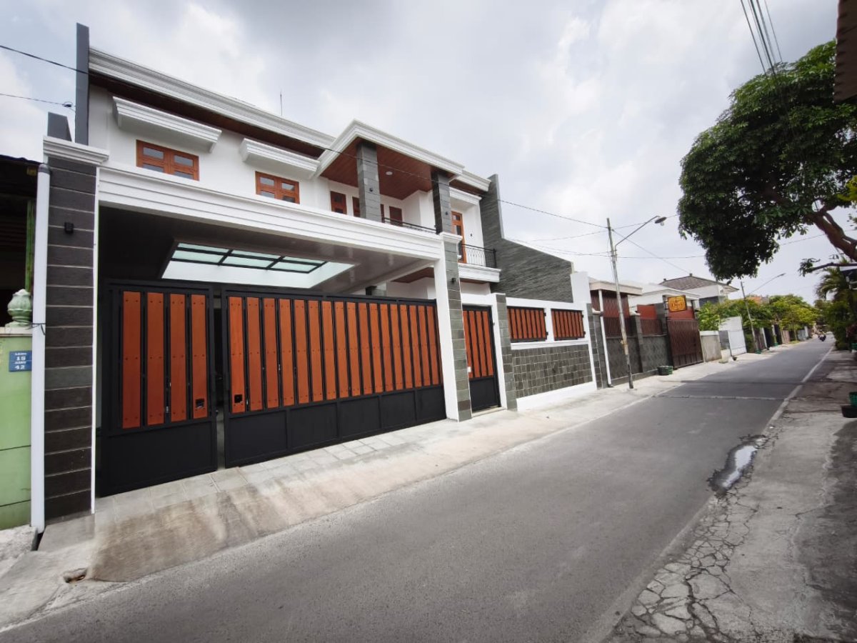 Rumah Bagus Baru Gress 2 Lantai di Sumber, Banjarsari, Solo - Foto 12