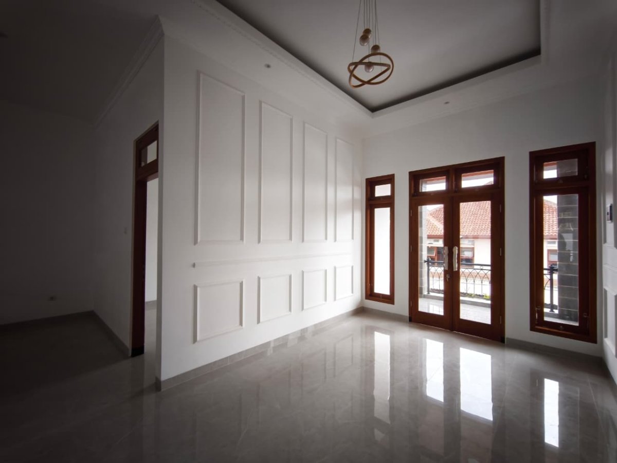 Rumah Bagus Baru Gress 2 Lantai di Sumber, Banjarsari, Solo - Foto 9