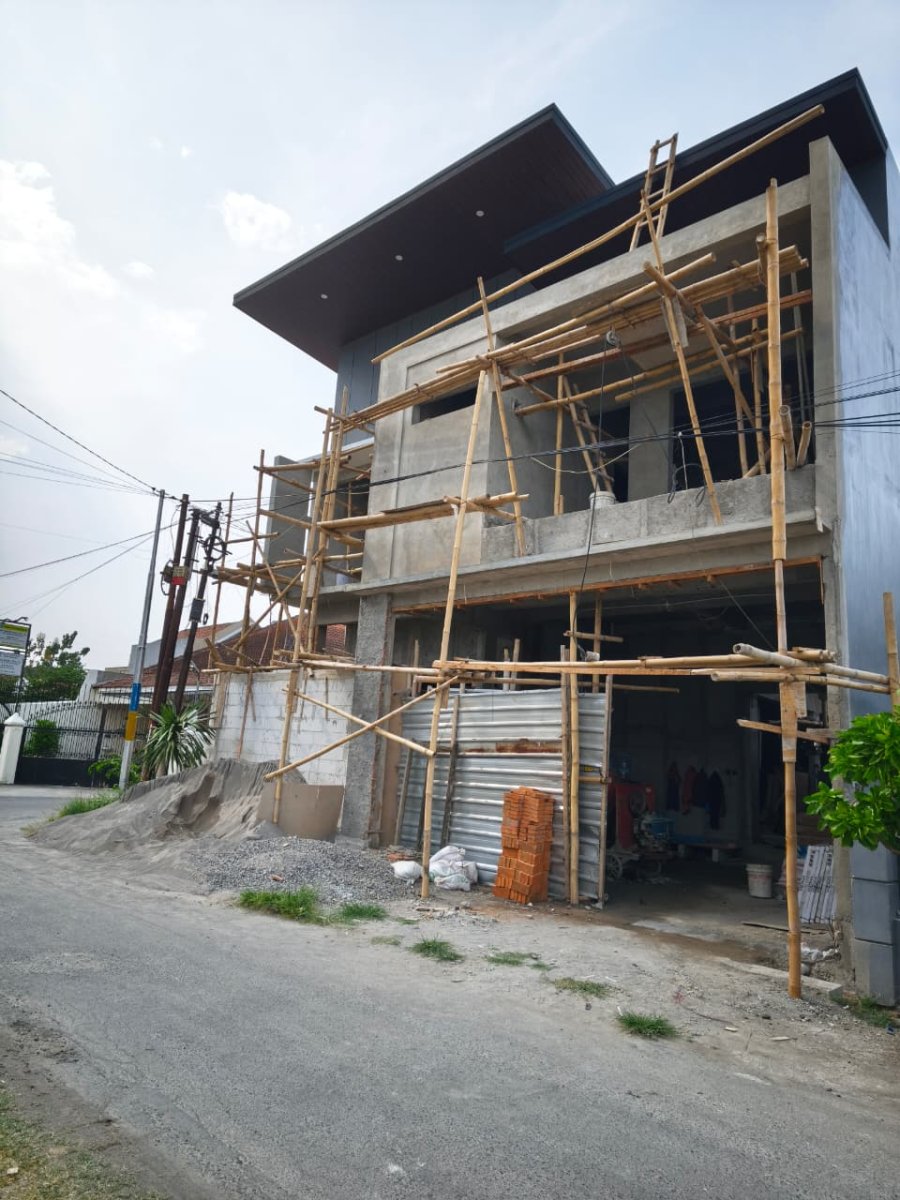 Rumah Baru Gress dengan Kolam Renang di Lokasi Premium Karangasem, Laweyan, Solo - Foto 4