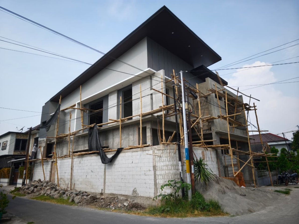 Rumah Baru Gress dengan Kolam Renang di Lokasi Premium Karangasem, Laweyan, Solo - Foto 2