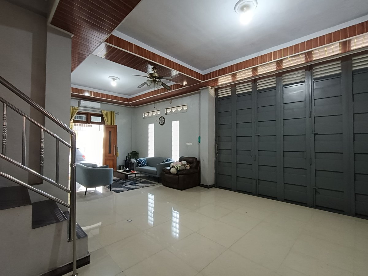 Rumah Siap Pakai 2 Lantai di Banyuanyar, Solo - Foto 8