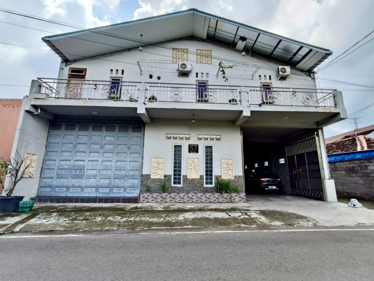 Rumah Siap Pakai 2 Lantai di Banyuanyar, Solo - Foto 2
