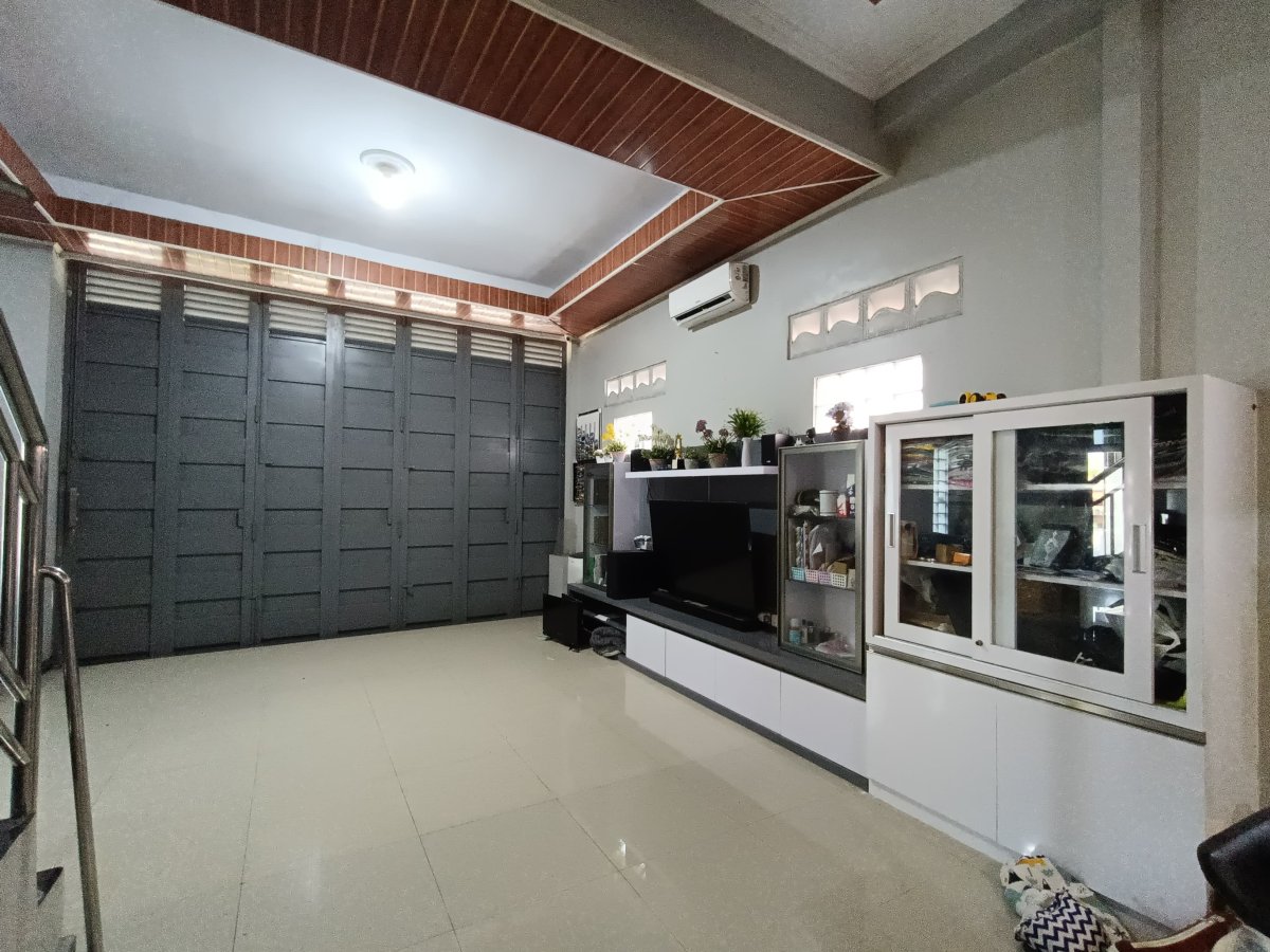 Rumah Siap Pakai 2 Lantai di Banyuanyar, Solo - Foto 10