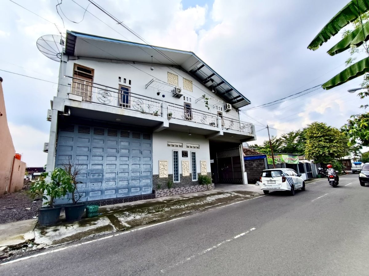 Rumah Siap Pakai 2 Lantai di Banyuanyar, Solo - Foto 4