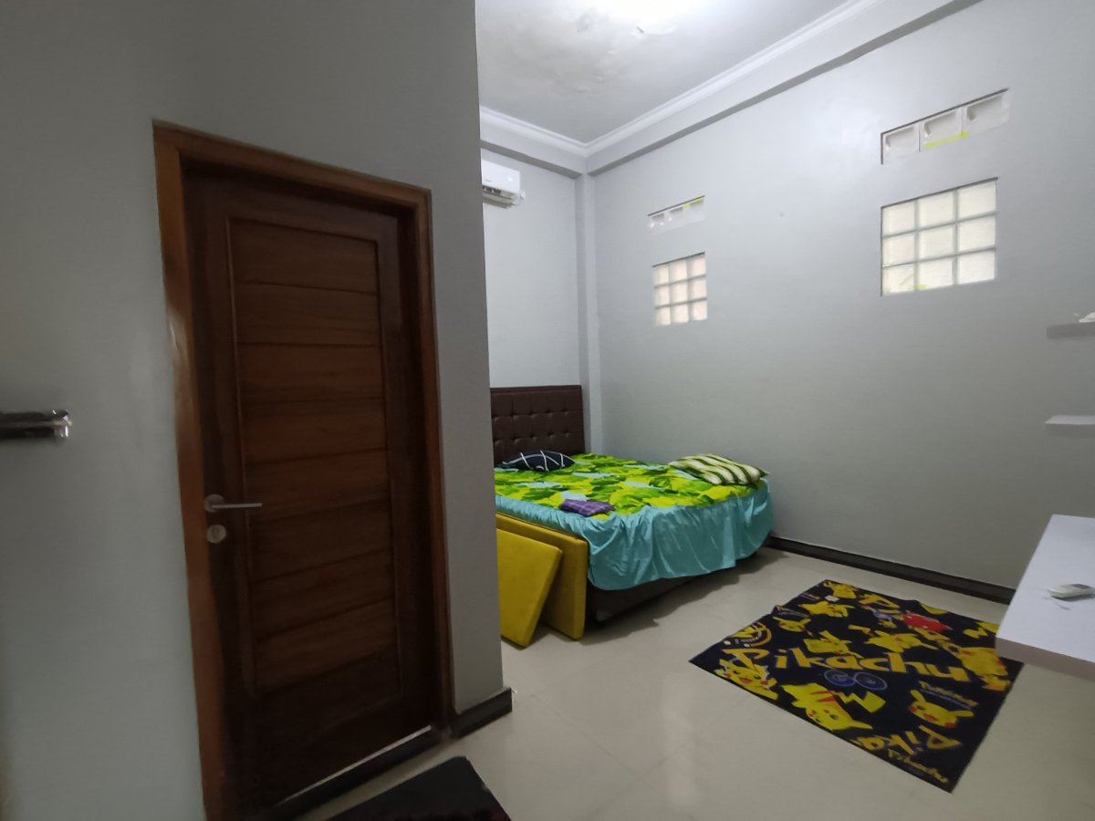 Rumah Siap Pakai 2 Lantai di Banyuanyar, Solo - Foto 12