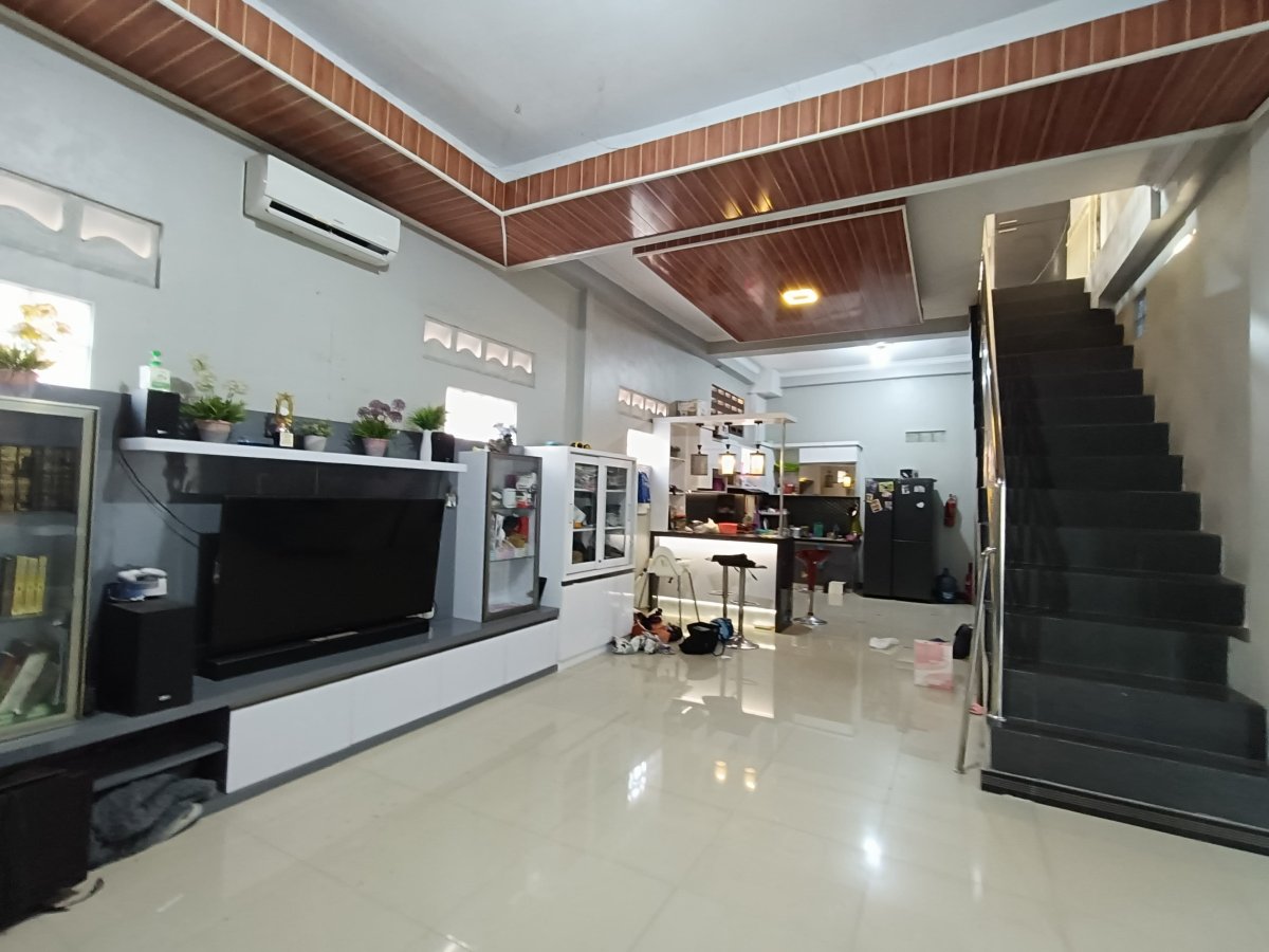 Rumah Siap Pakai 2 Lantai di Banyuanyar, Solo - Foto 6