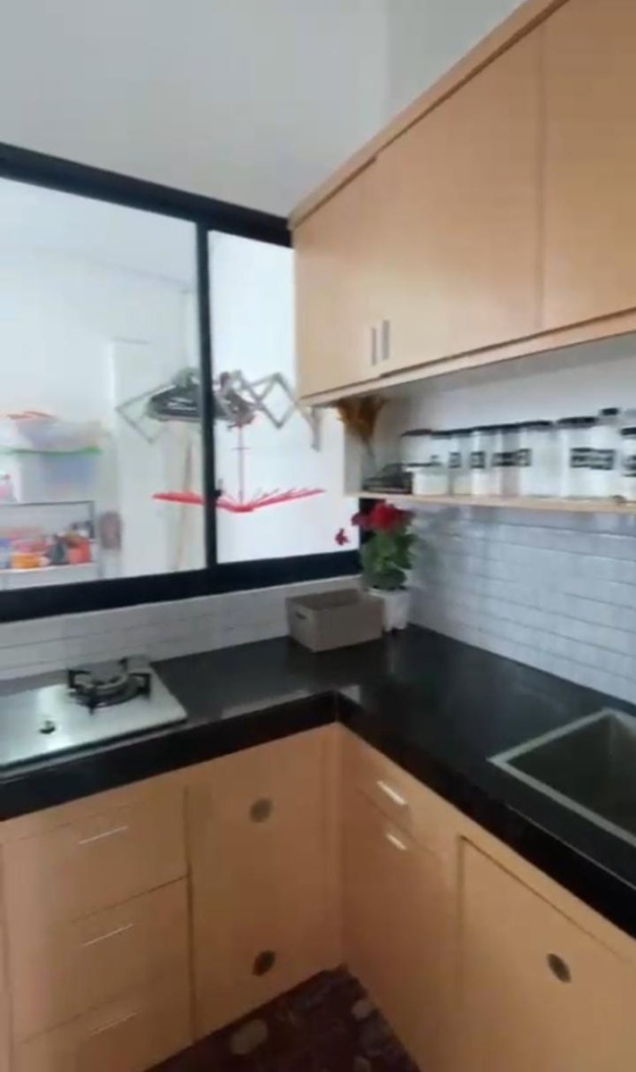 Rumah Bagus Siap Pakai Full Furnished di Cluster Elite Pabelan, Kartasura, Solo - Foto 2