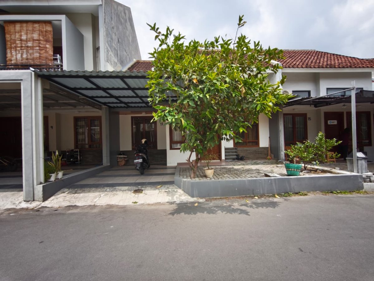 Rumah Bagus Siap Pakai Full Furnished di Cluster Elite Pabelan, Kartasura, Solo