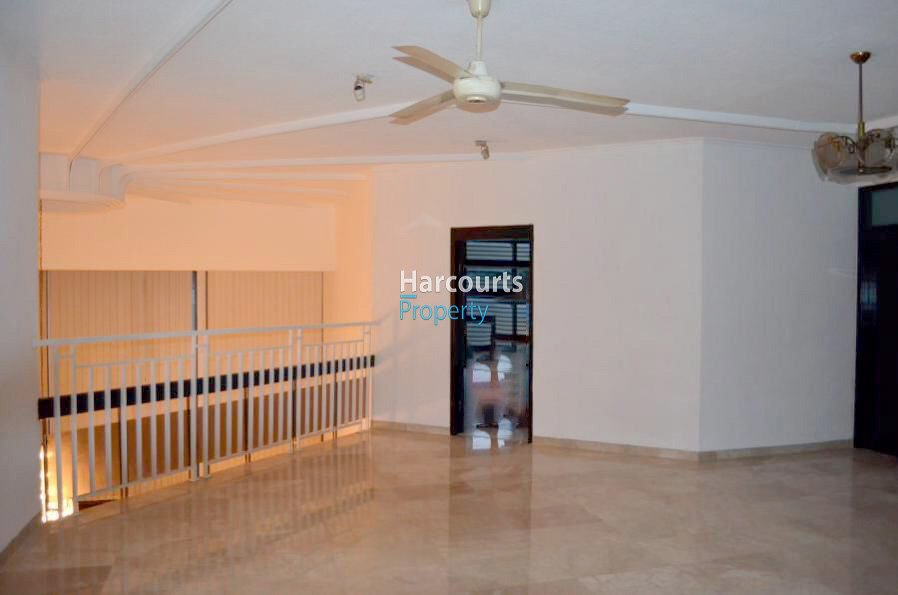 Dijual Cepat Rumah Klasik 2 Lantai di Bawah NJOP Area Bangka - Foto 6