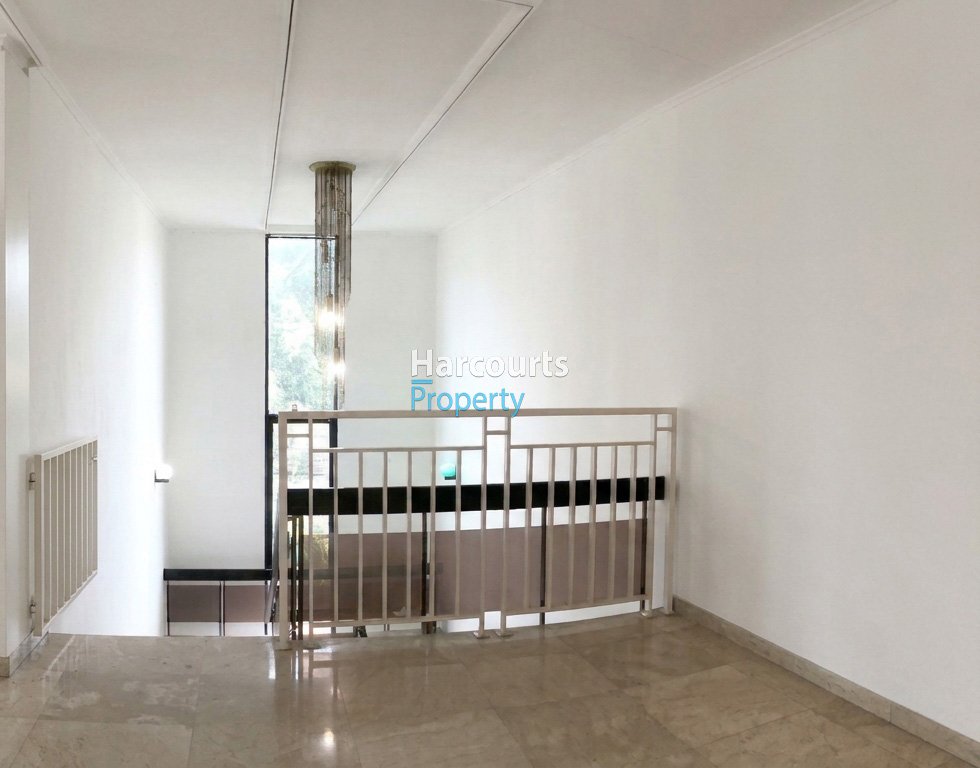 Dijual Cepat Rumah Klasik 2 Lantai di Bawah NJOP Area Bangka - Foto 4