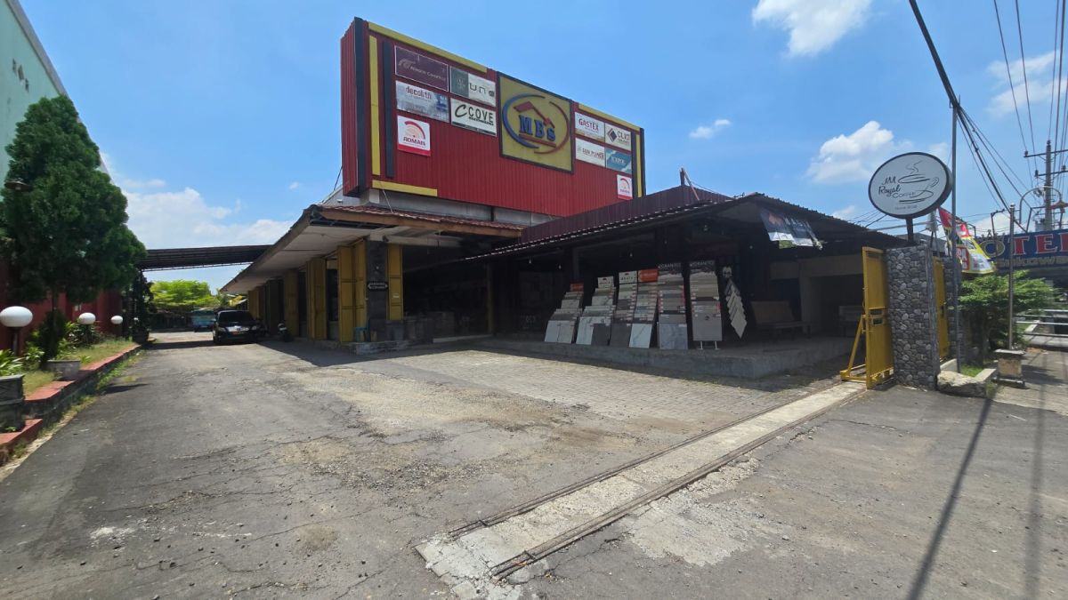 Tanah 9.020m² Bonus Bangunan Eks Toko — Super Strategis di Raya Sukowati Sragen