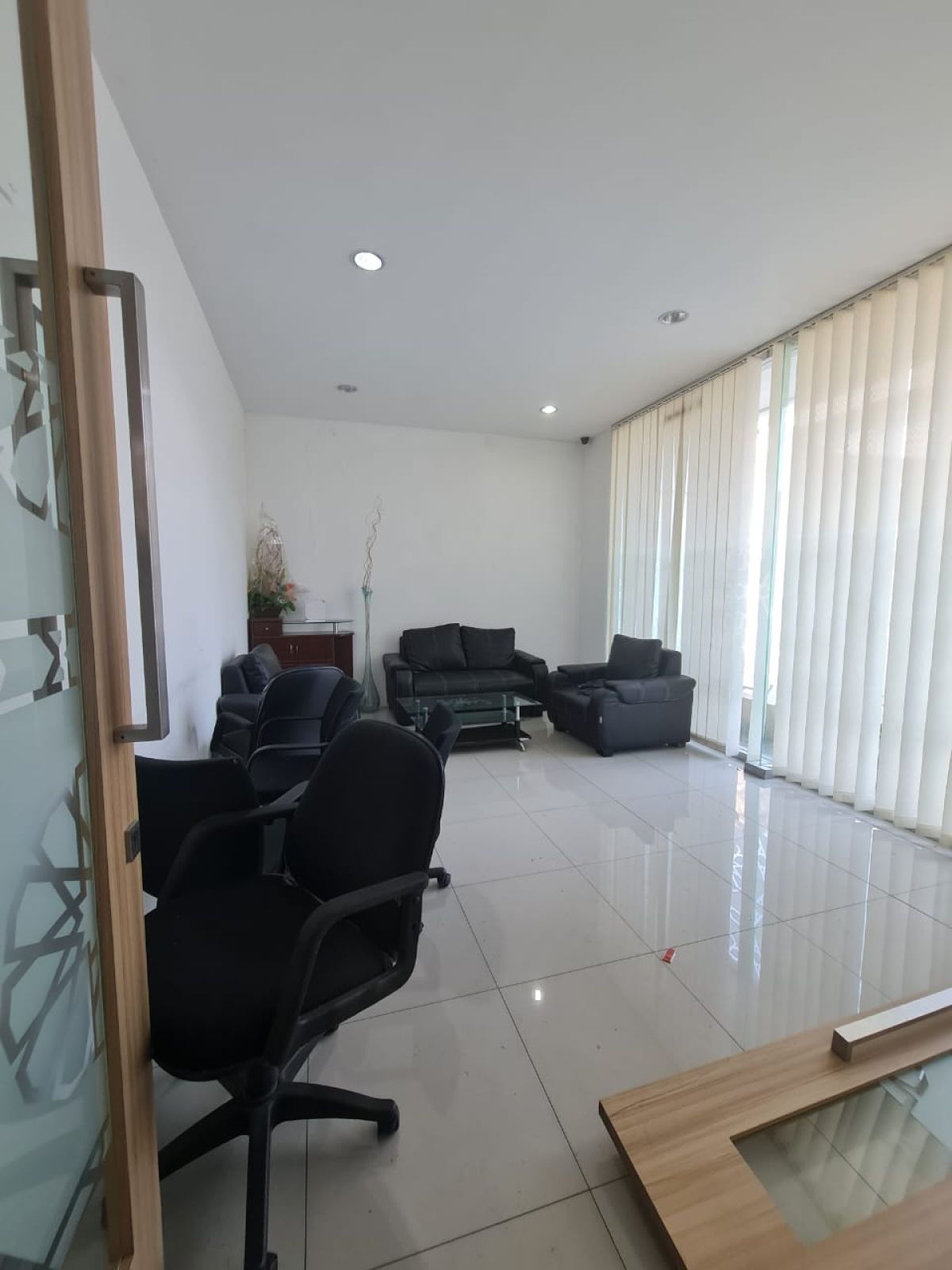 SEWA GEDUNG SUPER STRATEGIS EKS BANK – AREA PREMIUM VETERAN SOLO! - Foto 2