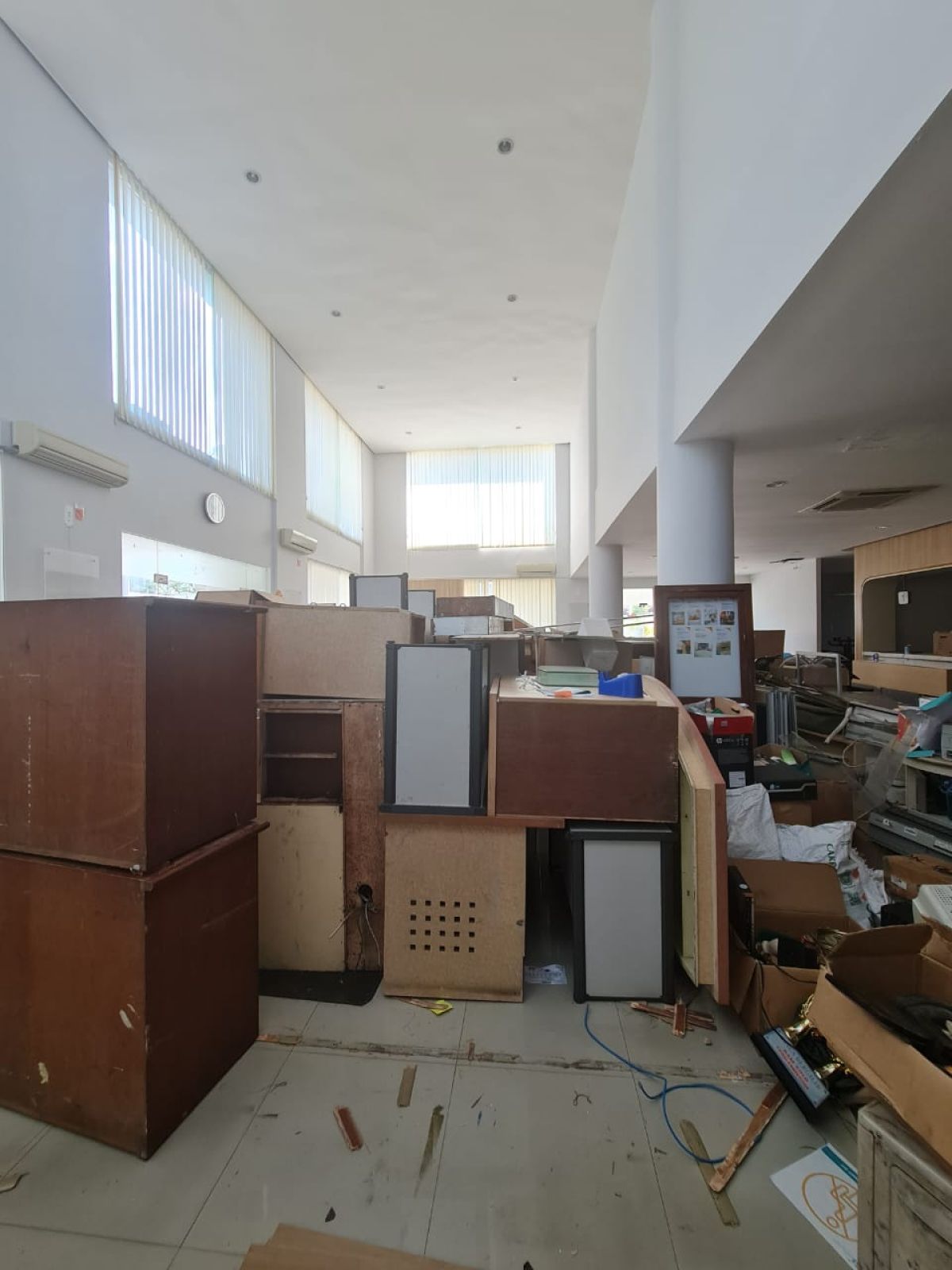 SEWA GEDUNG SUPER STRATEGIS EKS BANK – AREA PREMIUM VETERAN SOLO! - Foto 4