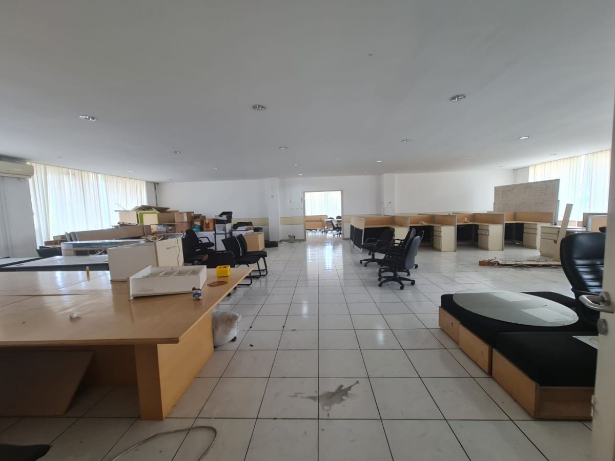SEWA GEDUNG SUPER STRATEGIS EKS BANK – AREA PREMIUM VETERAN SOLO! - Foto 7
