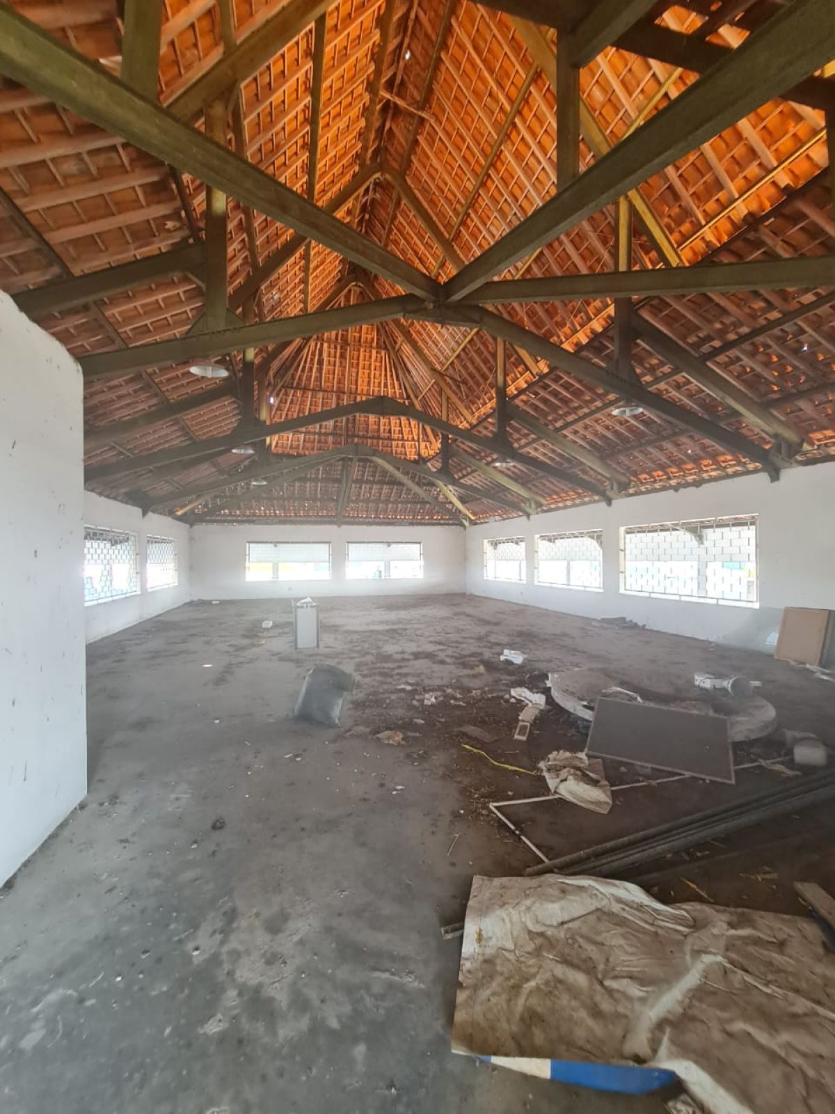 SEWA GEDUNG SUPER STRATEGIS EKS BANK – AREA PREMIUM VETERAN SOLO! - Foto 13